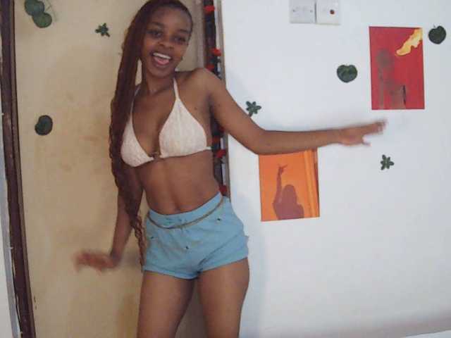 Charish live cam on BongaCams