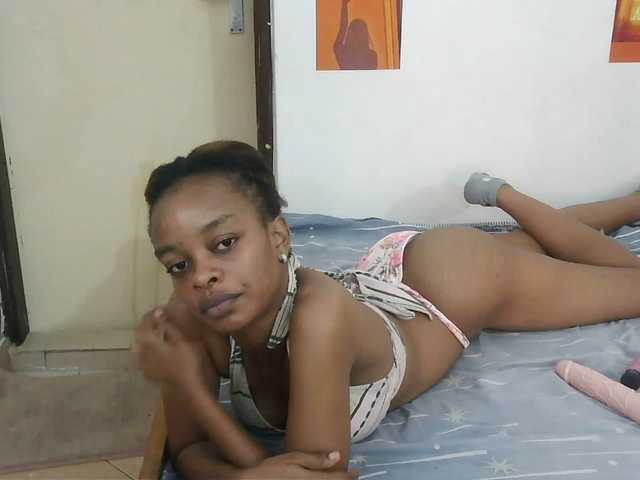 Charish live cam on BongaCams