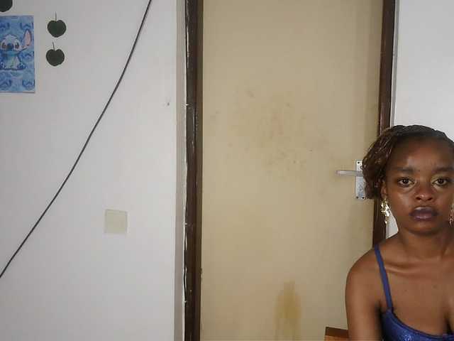 Charish live cam on BongaCams