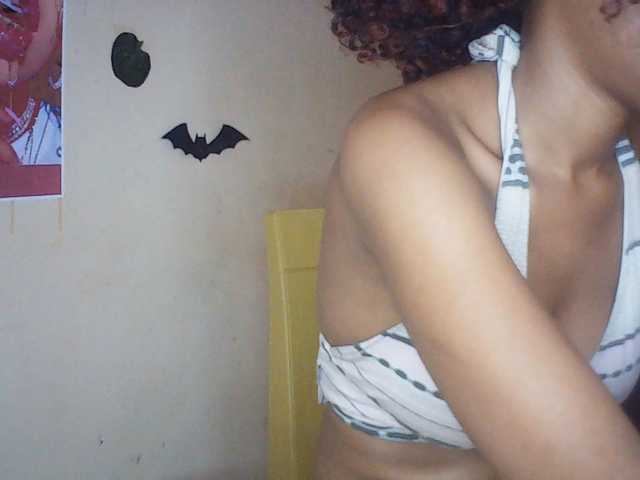 Charish live cam on BongaCams