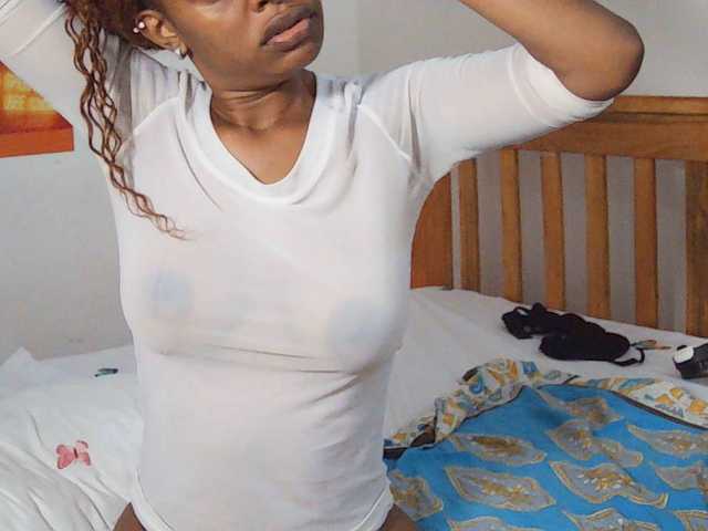 Charish live cam on BongaCams