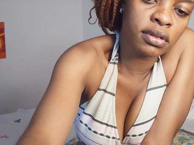 Charish live cam on BongaCams