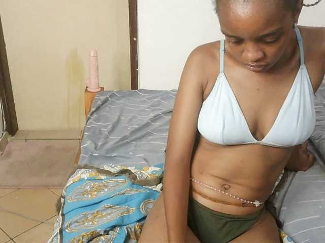 Charish live cam on BongaCams