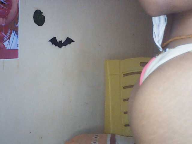 Charish live cam on BongaCams