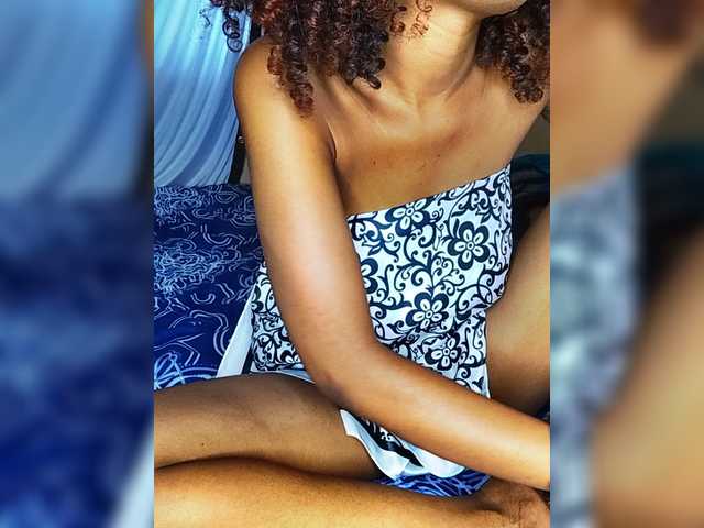 Charish live cam on BongaCams
