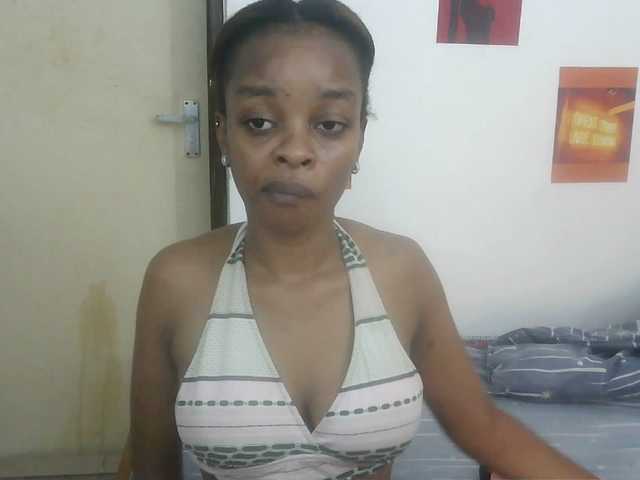 Charish live cam on BongaCams