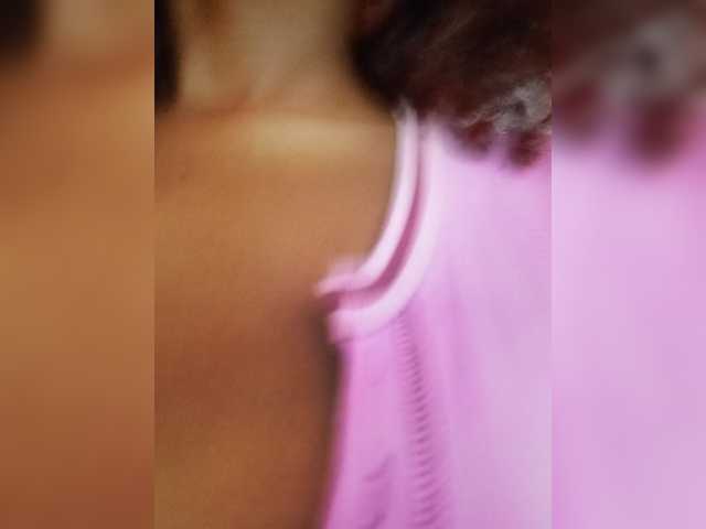 Charish live cam on BongaCams