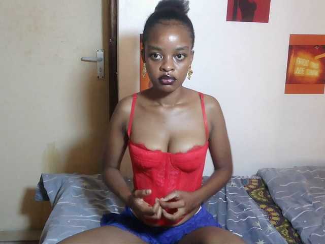 Charish live cam on BongaCams