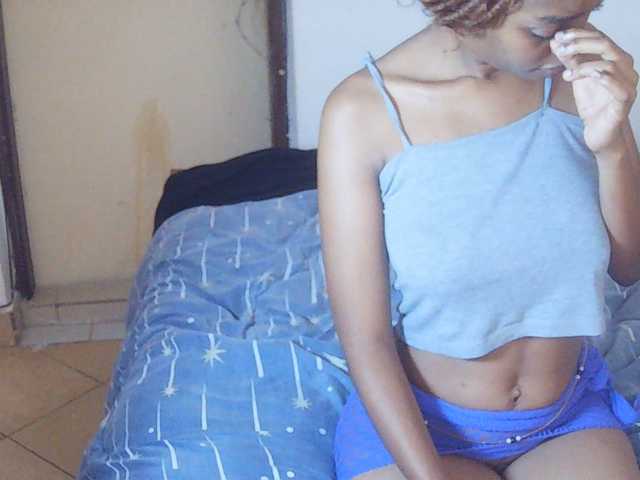 Charish live cam on BongaCams