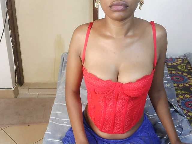 Charish live cam on BongaCams