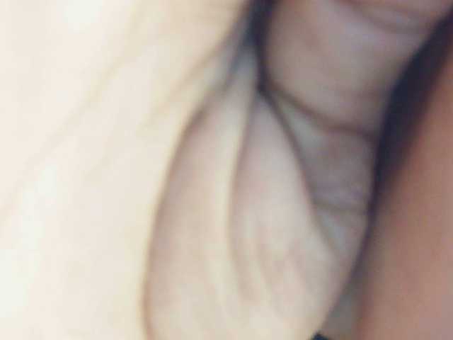 Charish live cam on BongaCams