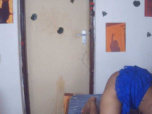 Charish live cam on BongaCams
