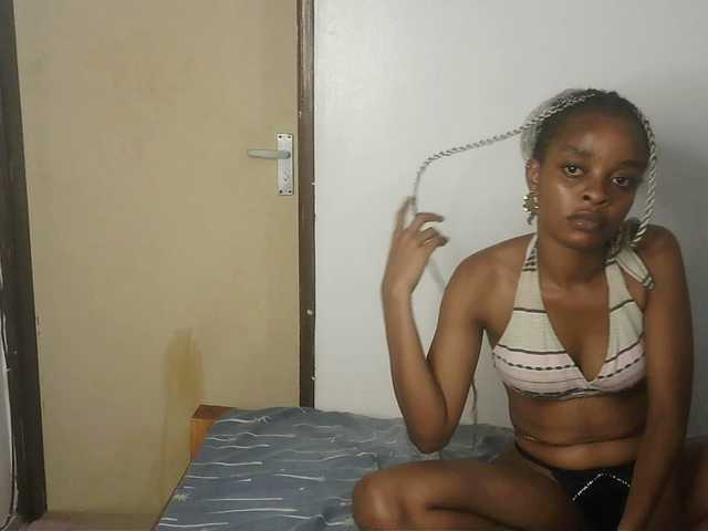 Charish live cam on BongaCams
