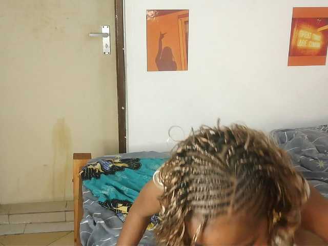 Charish live cam on BongaCams