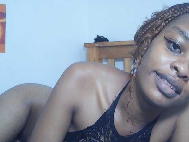 Charish live cam on BongaCams