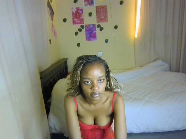 Charish live cam on BongaCams
