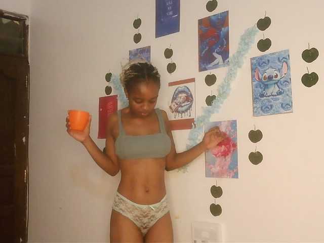 Charish live cam on BongaCams