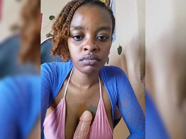 Charish live cam on BongaCams