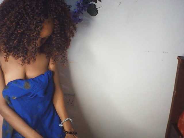 Charish live cam on