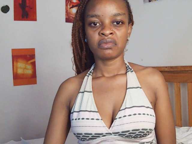 Charish live cam on BongaCams