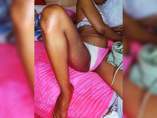 Charish live cam on BongaCams