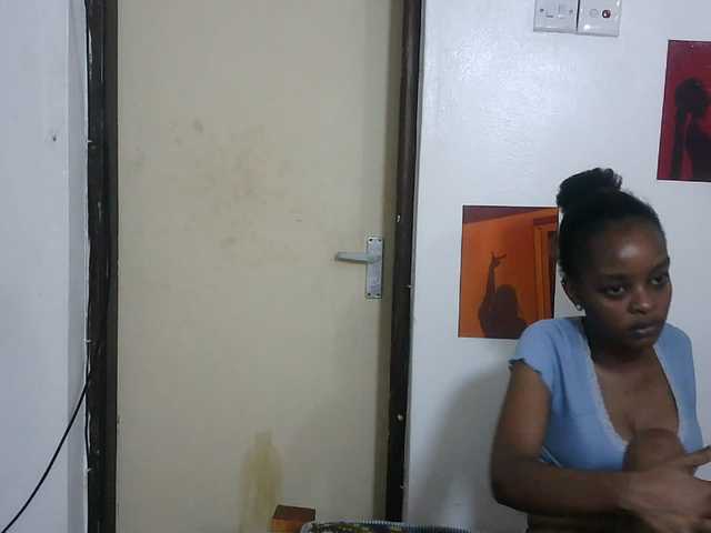 Charish live cam on BongaCams