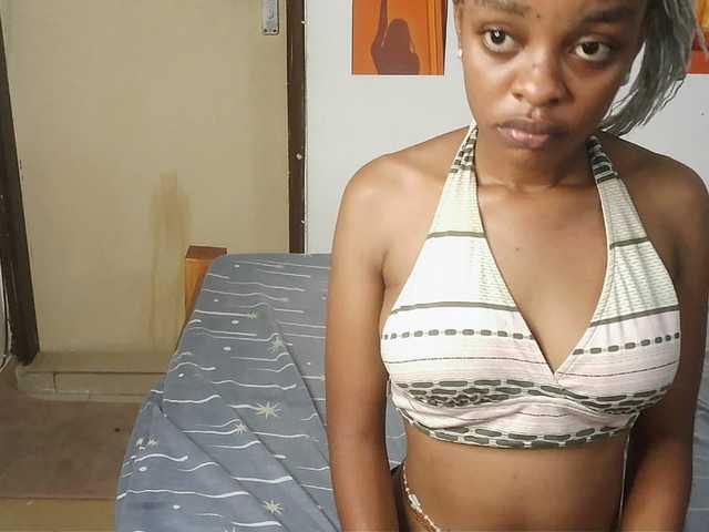 Charish live cam on BongaCams