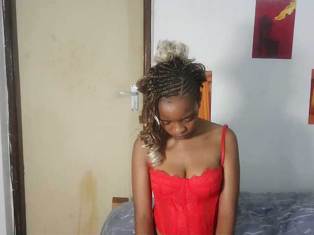 Charish live cam on BongaCams