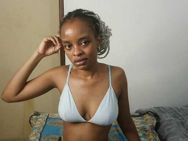 Charish live cam on BongaCams