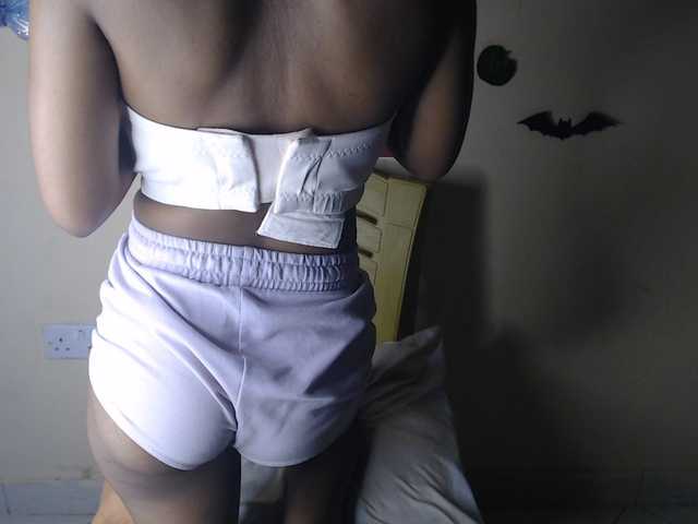 Charish live cam on BongaCams
