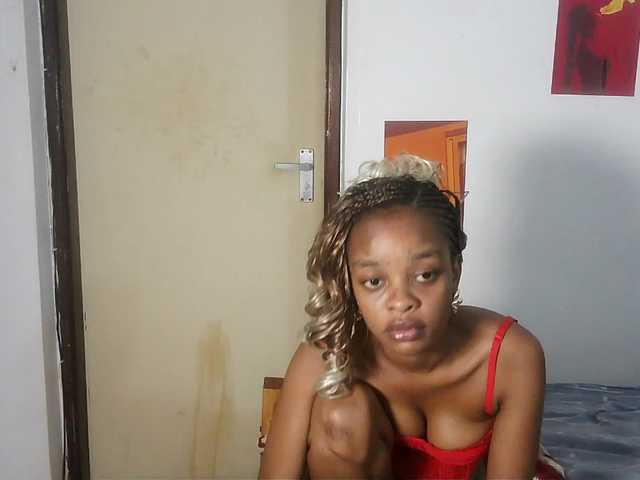 Charish live cam on BongaCams