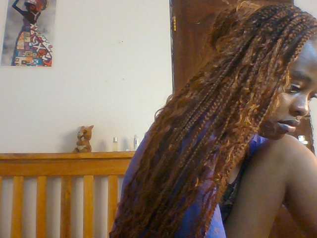 Charish live cam on BongaCams