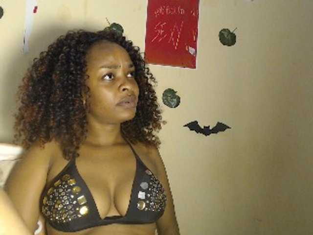 Charish live cam on BongaCams