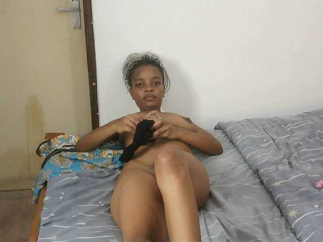 Charish live cam on BongaCams