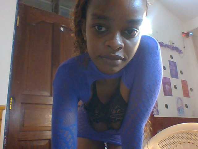 Charish live cam on BongaCams
