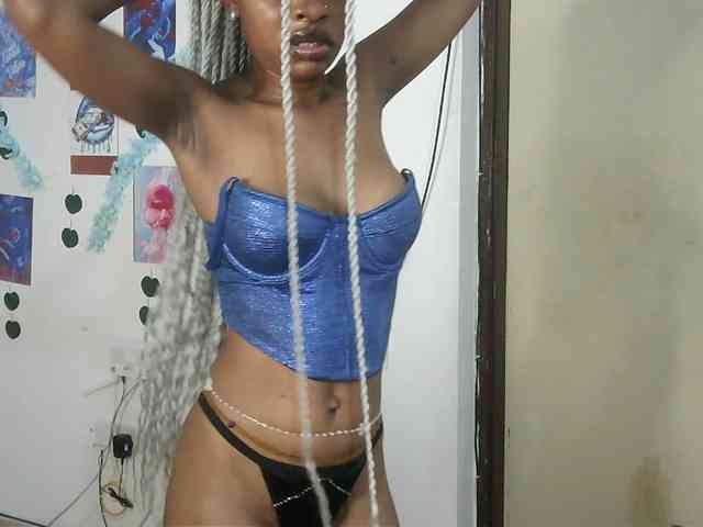 Charish Live Webcam on BongaCams