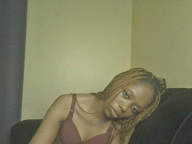 SexyAmelia1 live cam on BongaCams