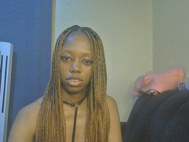 SexyAmelia1 live cam on BongaCams