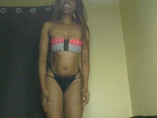 SexyAmelia1 live cam on BongaCams