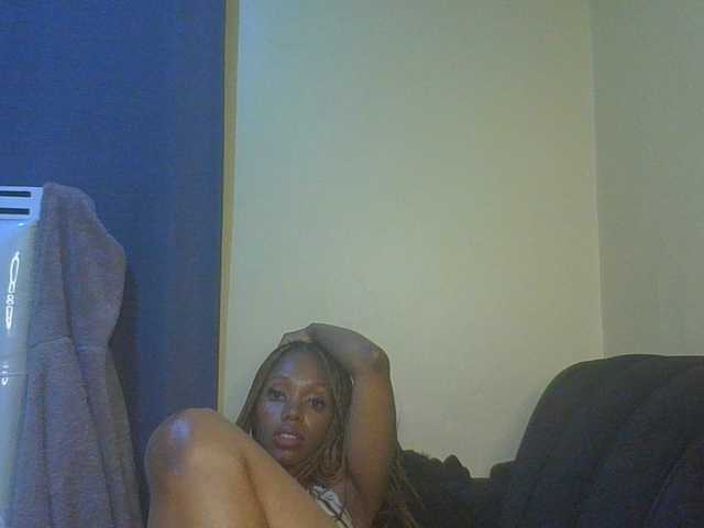 SexyAmelia1 live cam on BongaCams