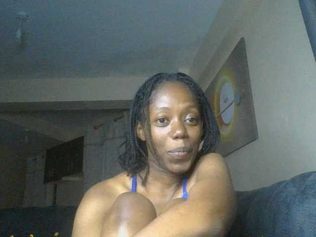 SexyAmelia1 live cam on BongaCams