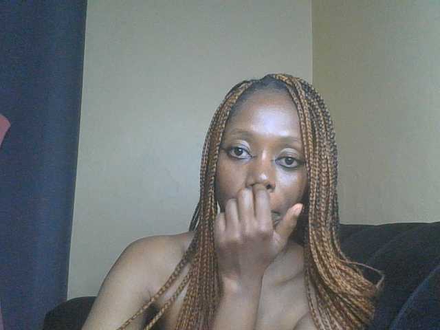 SexyAmelia1 live cam on BongaCams