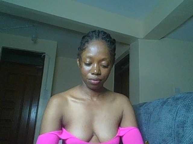 SexyAmelia1 live cam on BongaCams