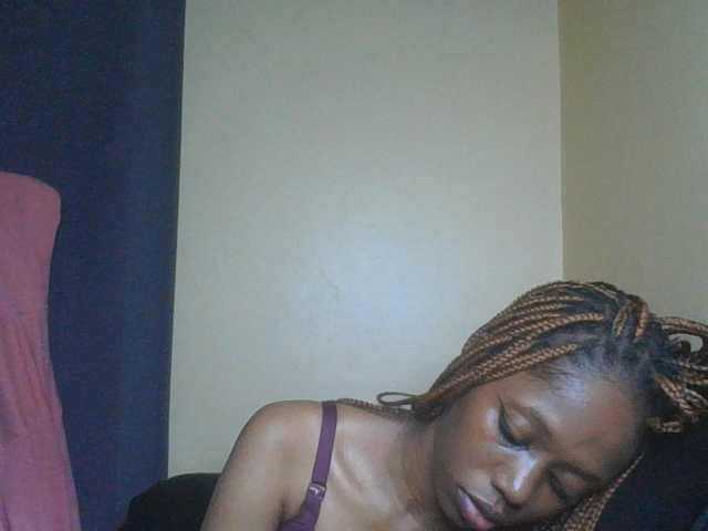 SexyAmelia1 live cam on BongaCams