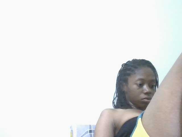 SexyAmelia1 live cam on BongaCams