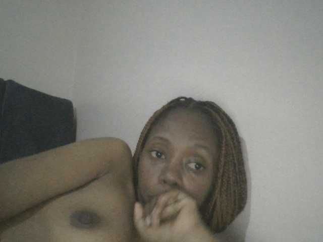 SexyAmelia1 live cam on BongaCams