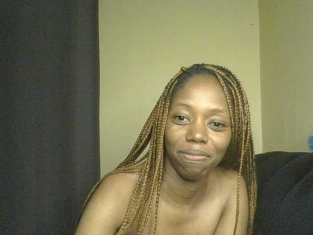 SexyAmelia1 live cam on BongaCams