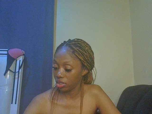 SexyAmelia1 live cam on BongaCams