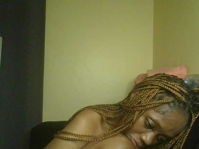 SexyAmelia1 live cam on BongaCams