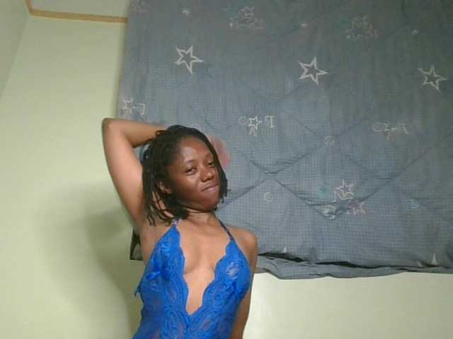 SexyAmelia1 live cam on BongaCams
